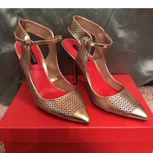 Charles Jourdan Orson Metallic Leather Point Toe